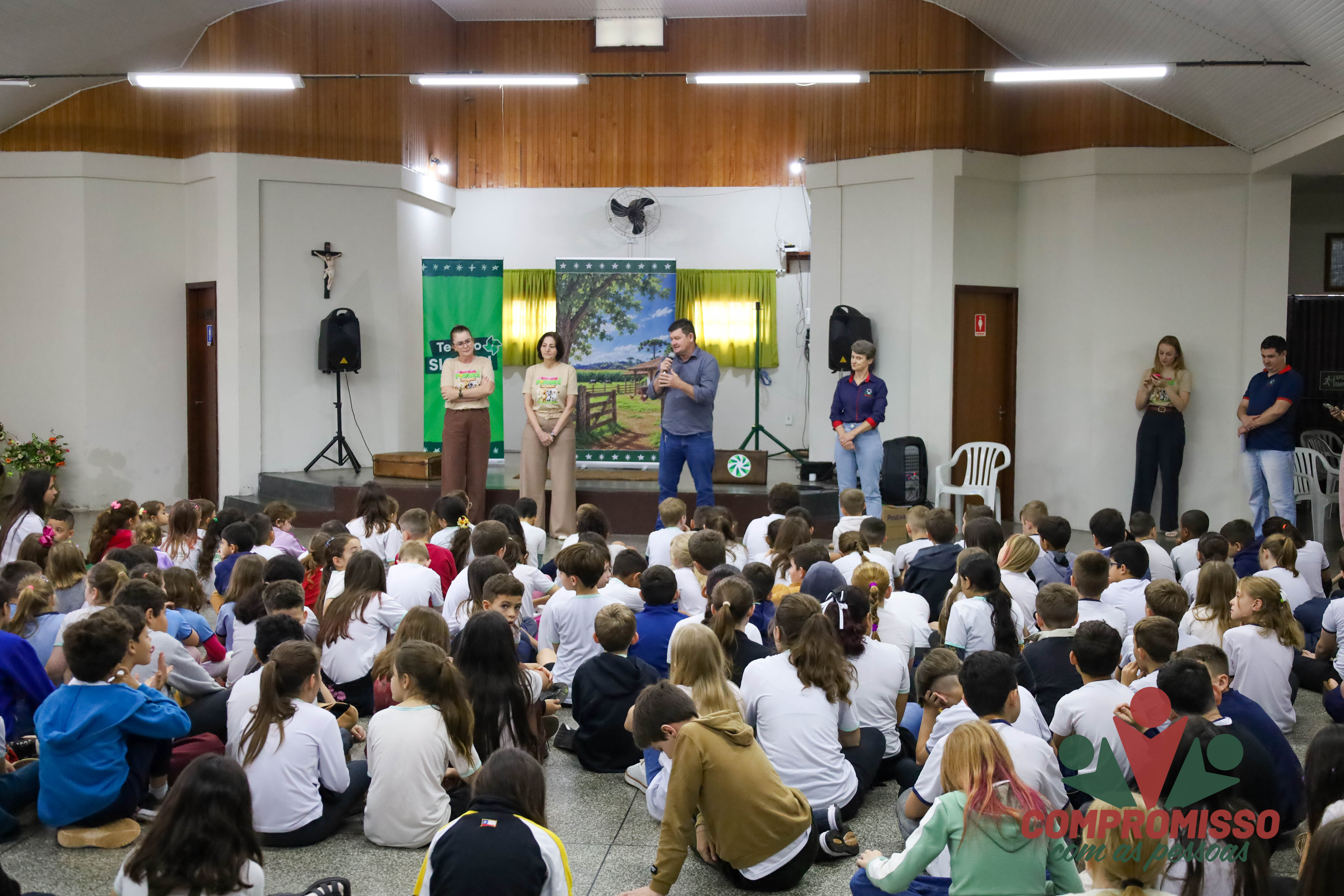 Teatro Sicredi promove Educação Financeira para mais de 240 alunos de Missal