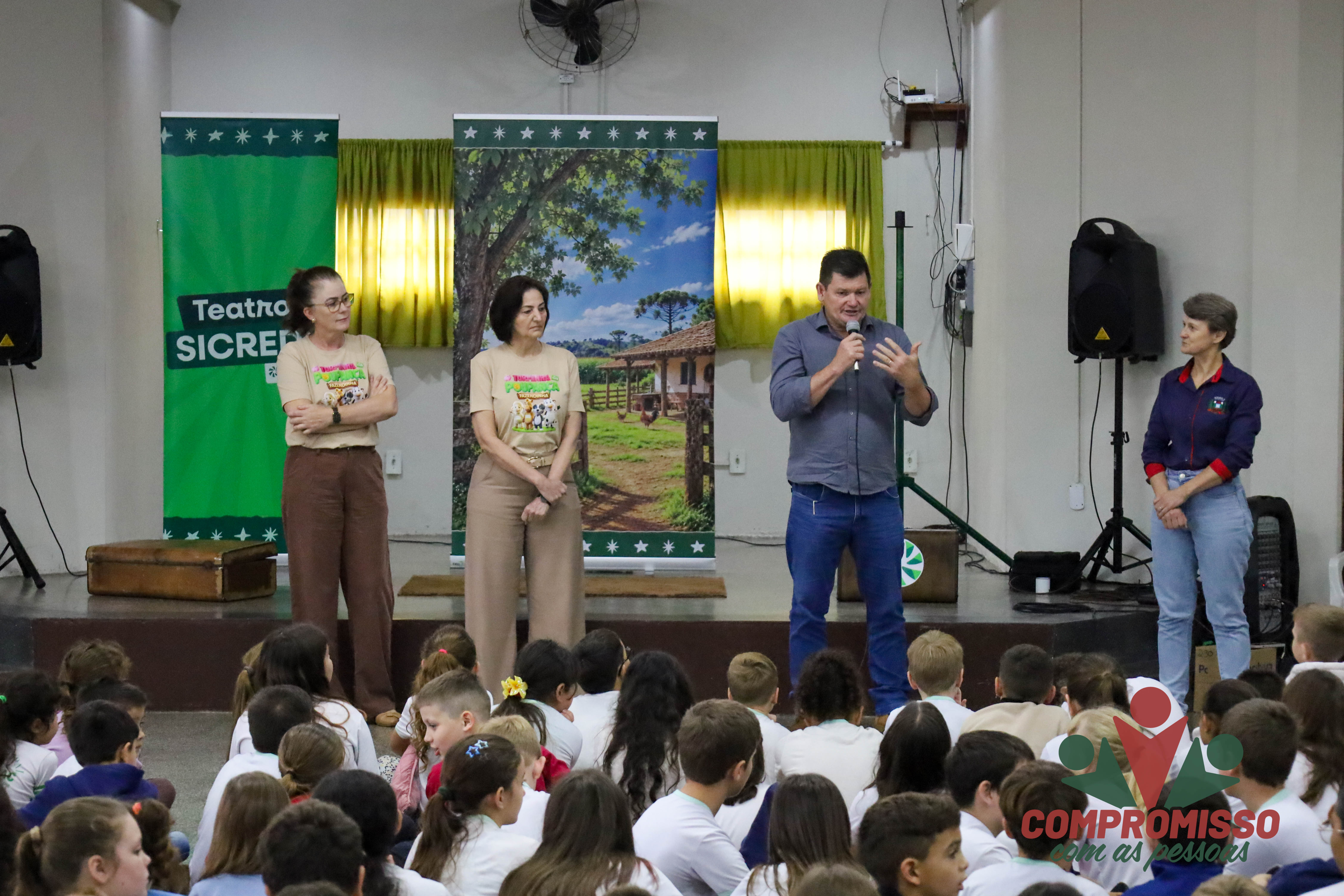 Teatro Sicredi promove Educação Financeira para mais de 240 alunos de Missal