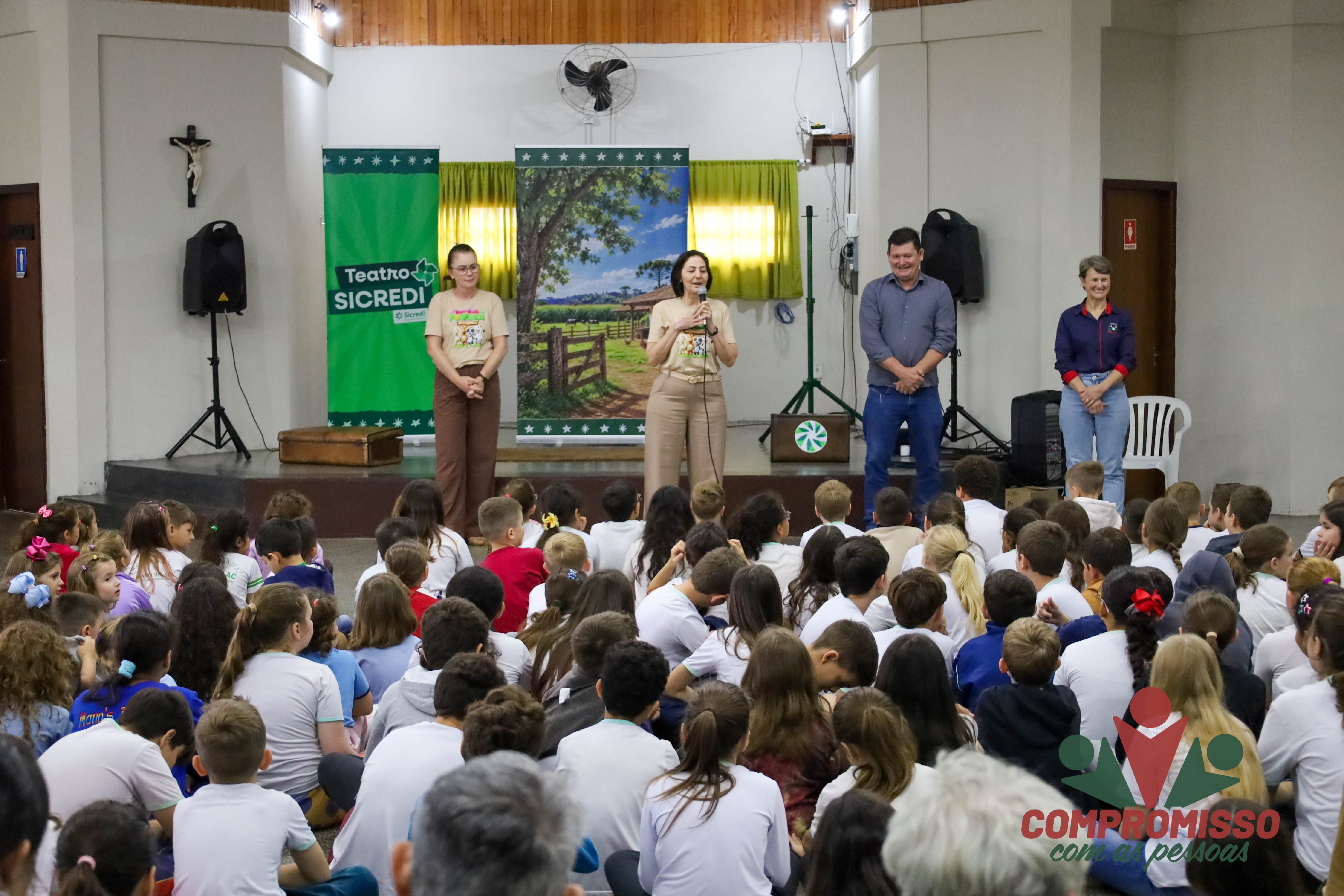 Teatro Sicredi promove Educação Financeira para mais de 240 alunos de Missal