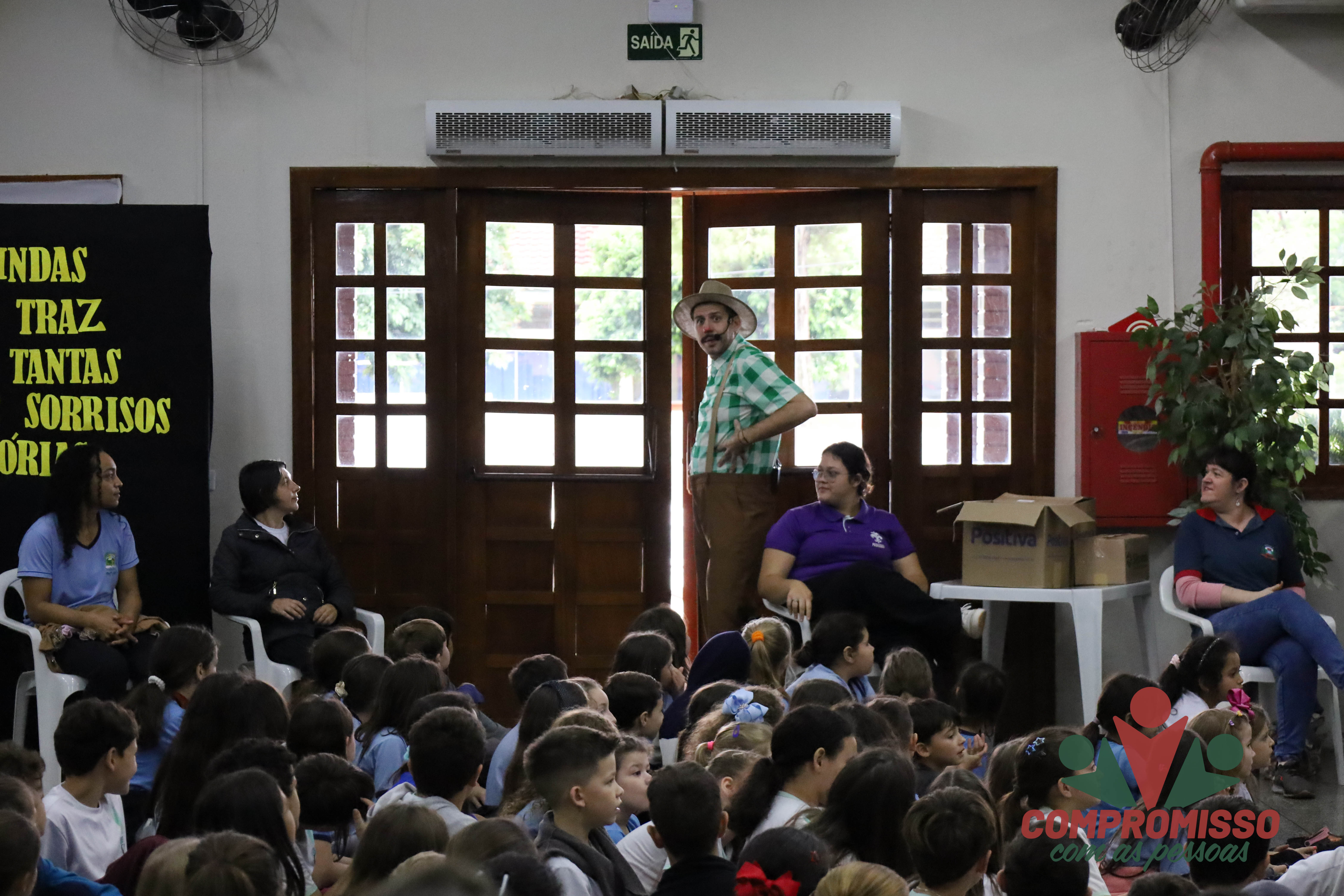 Teatro Sicredi promove Educação Financeira para mais de 240 alunos de Missal