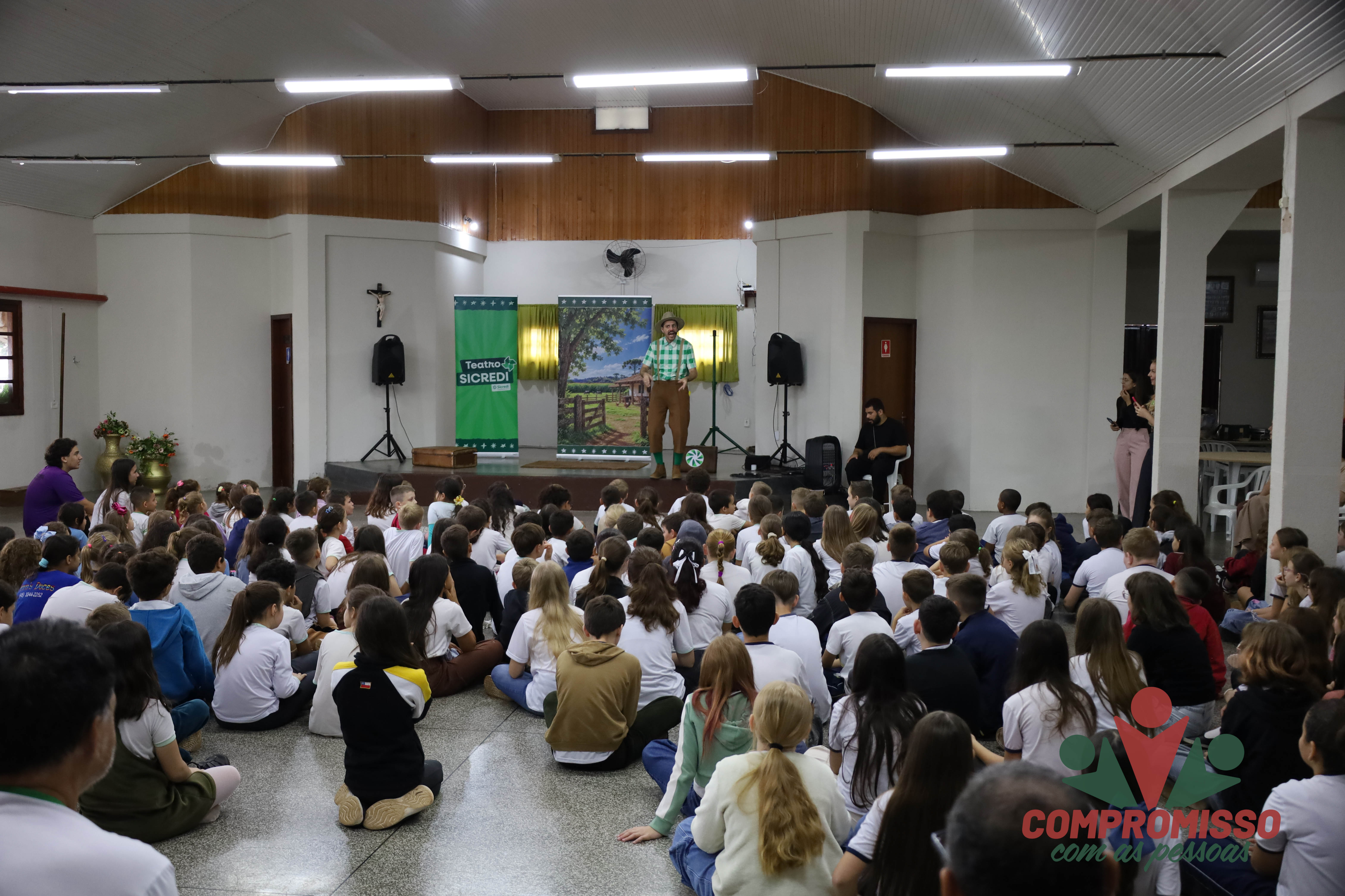 Teatro Sicredi promove Educação Financeira para mais de 240 alunos de Missal