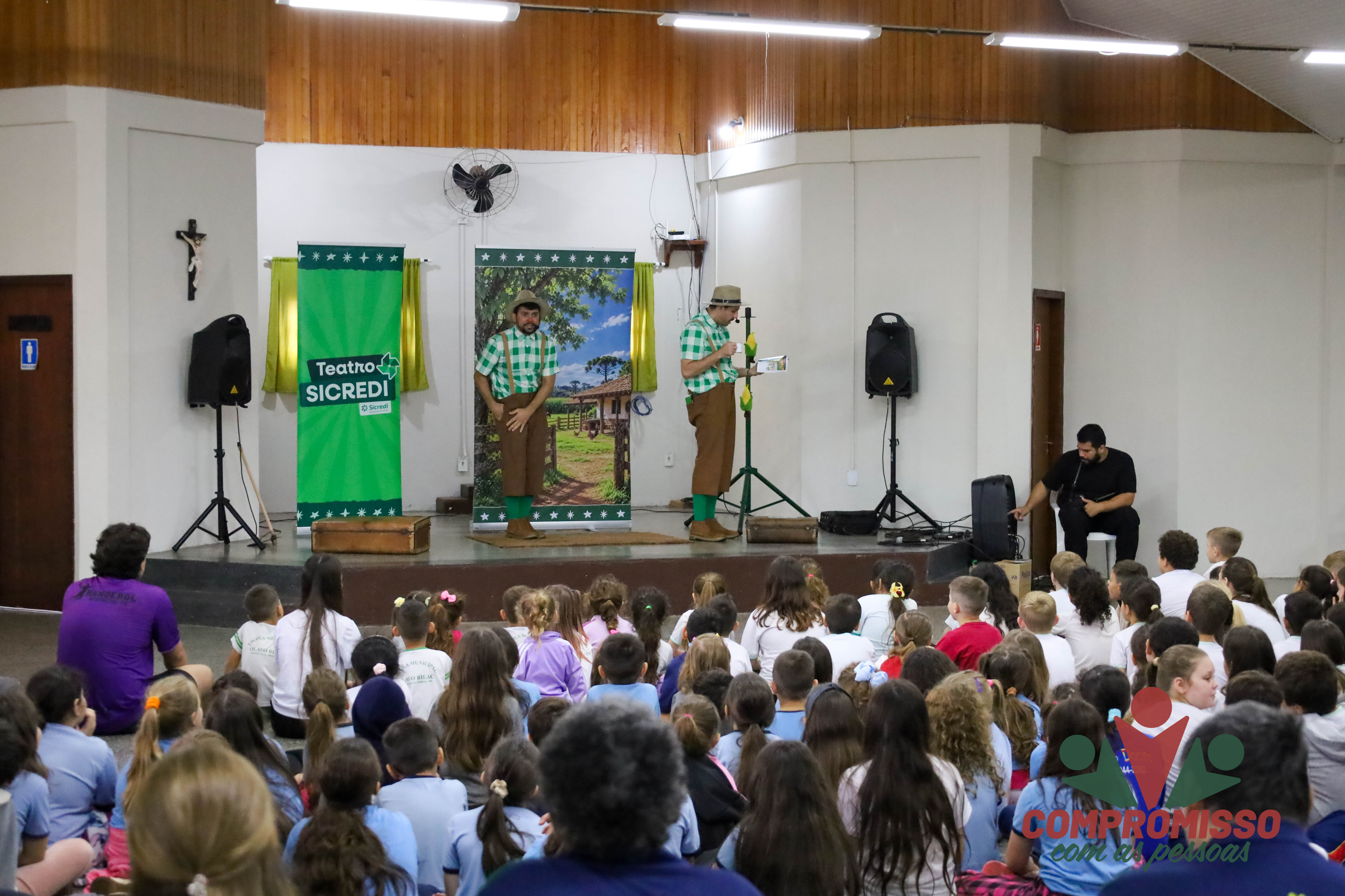 Teatro Sicredi promove Educação Financeira para mais de 240 alunos de Missal