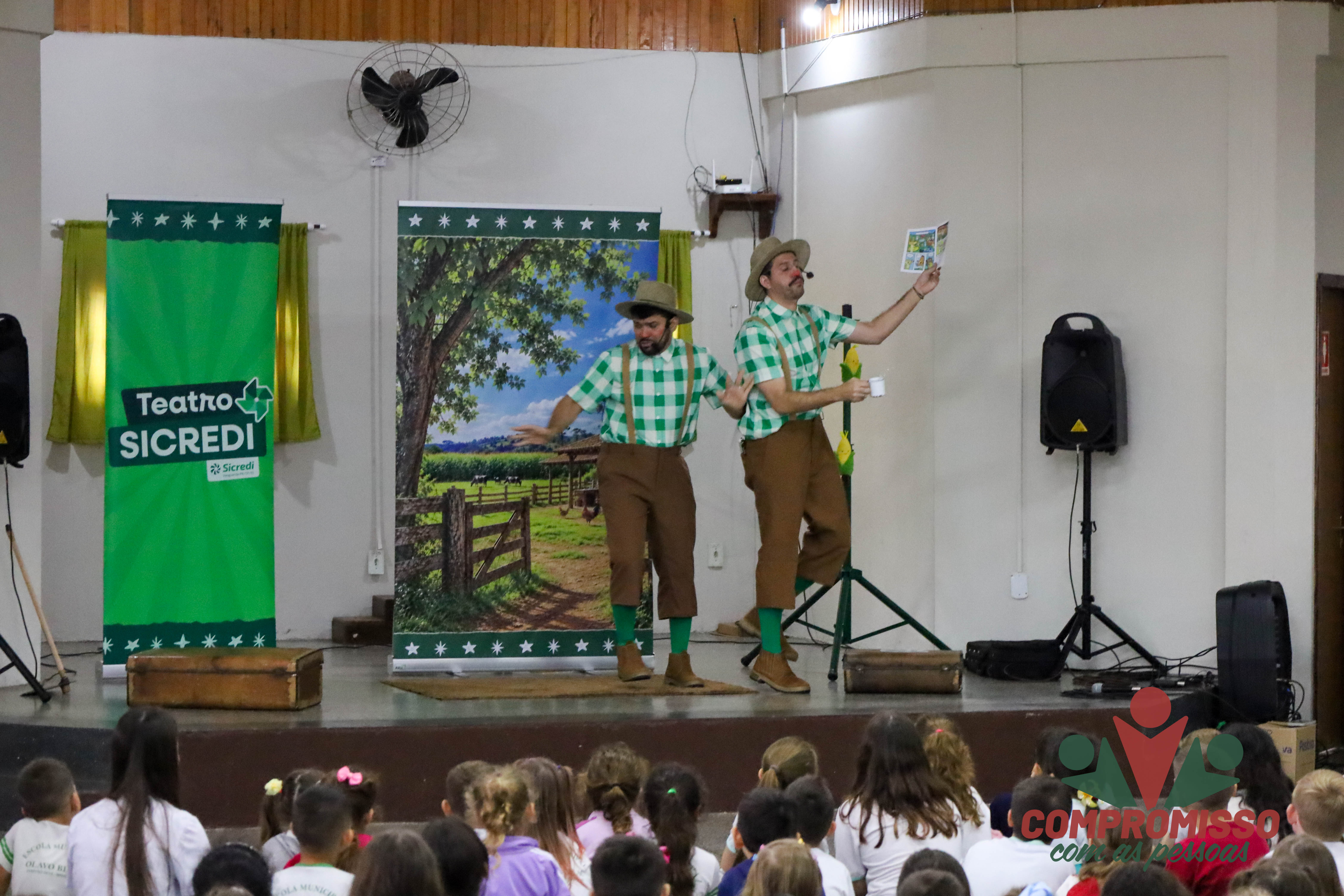 Teatro Sicredi promove Educação Financeira para mais de 240 alunos de Missal