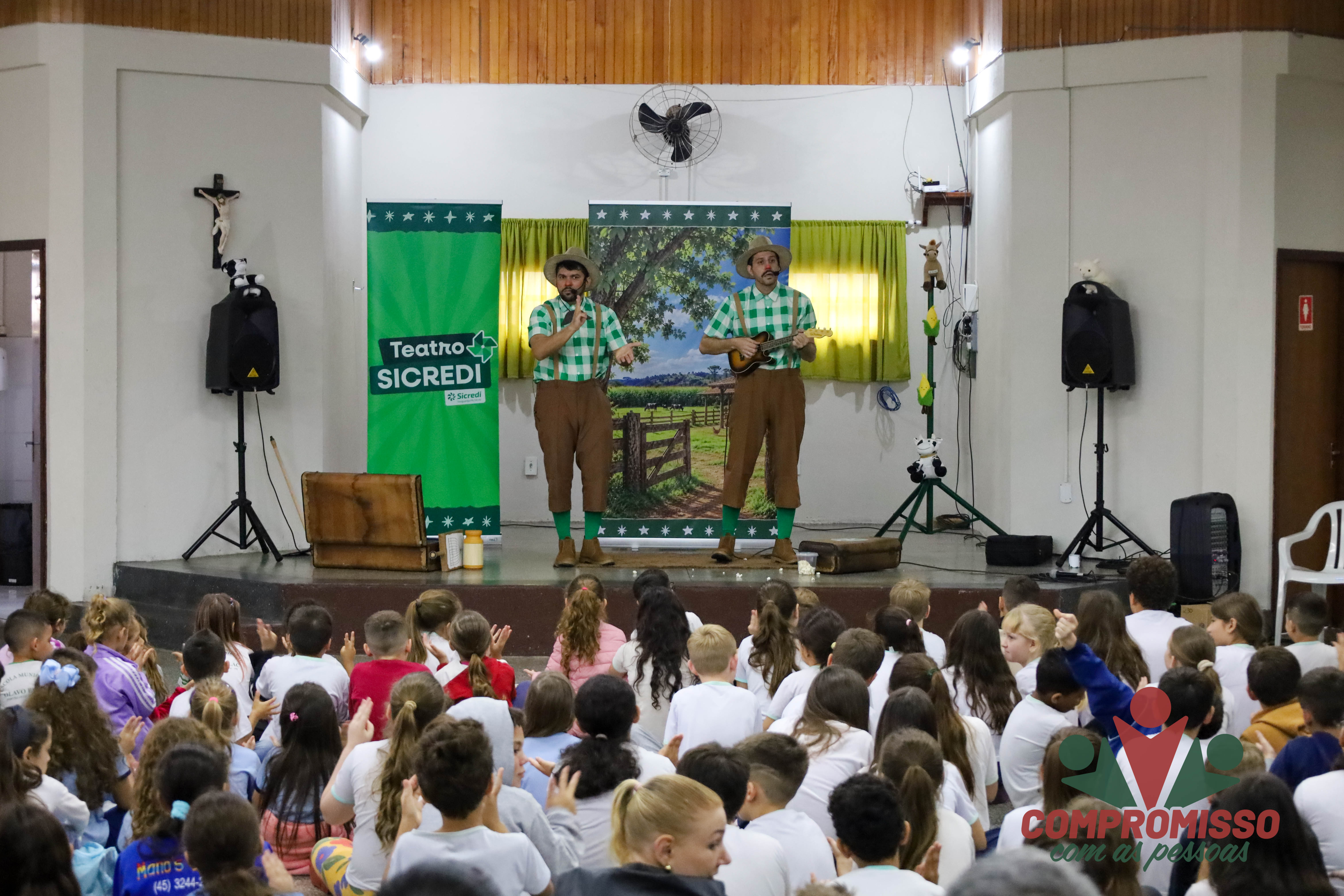 Teatro Sicredi promove Educação Financeira para mais de 240 alunos de Missal