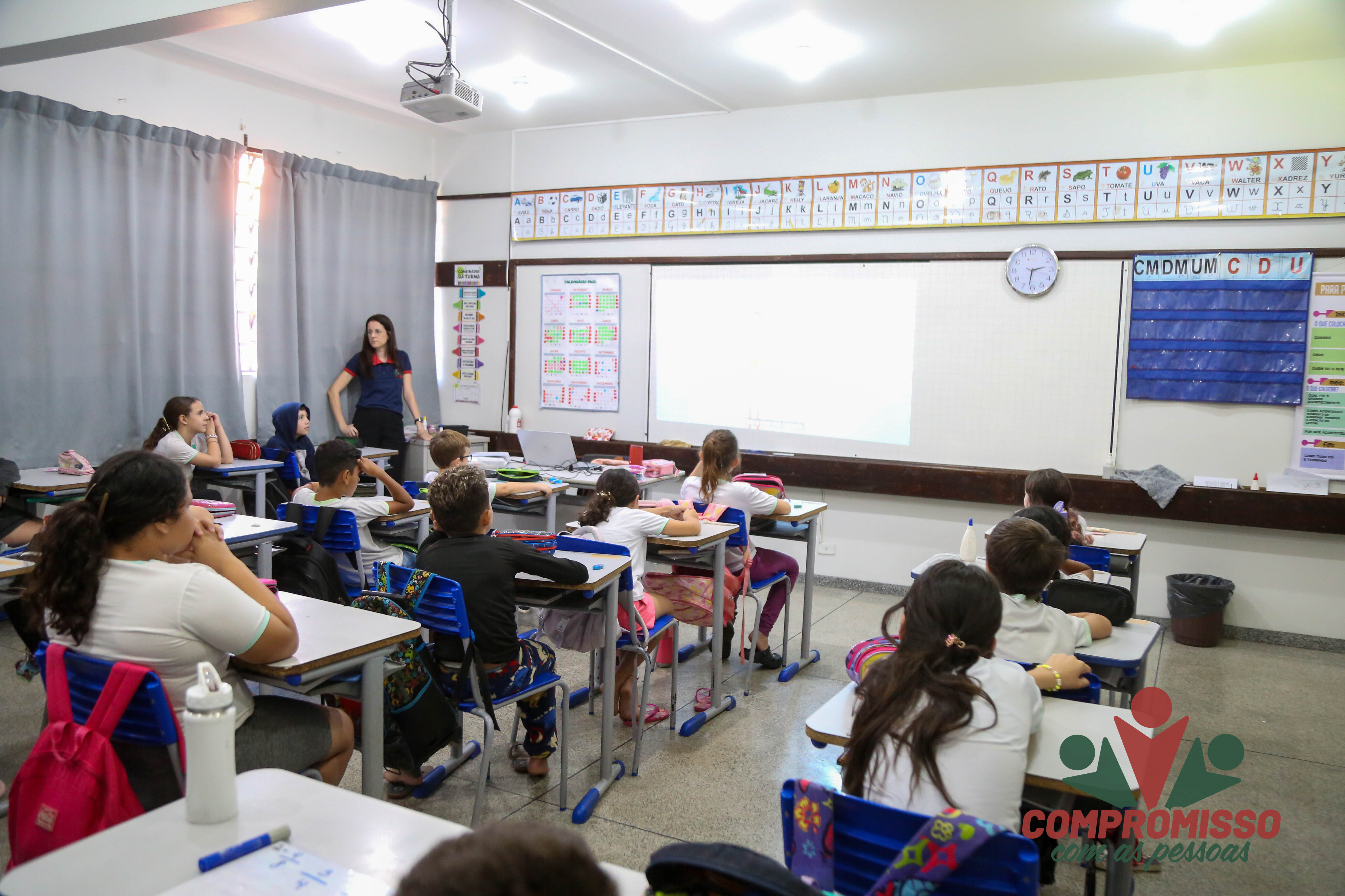 Palestras do Projeto Respeito é bom e eu pratico marcam ações do setembro amarelo nas escolas da rede municipal
