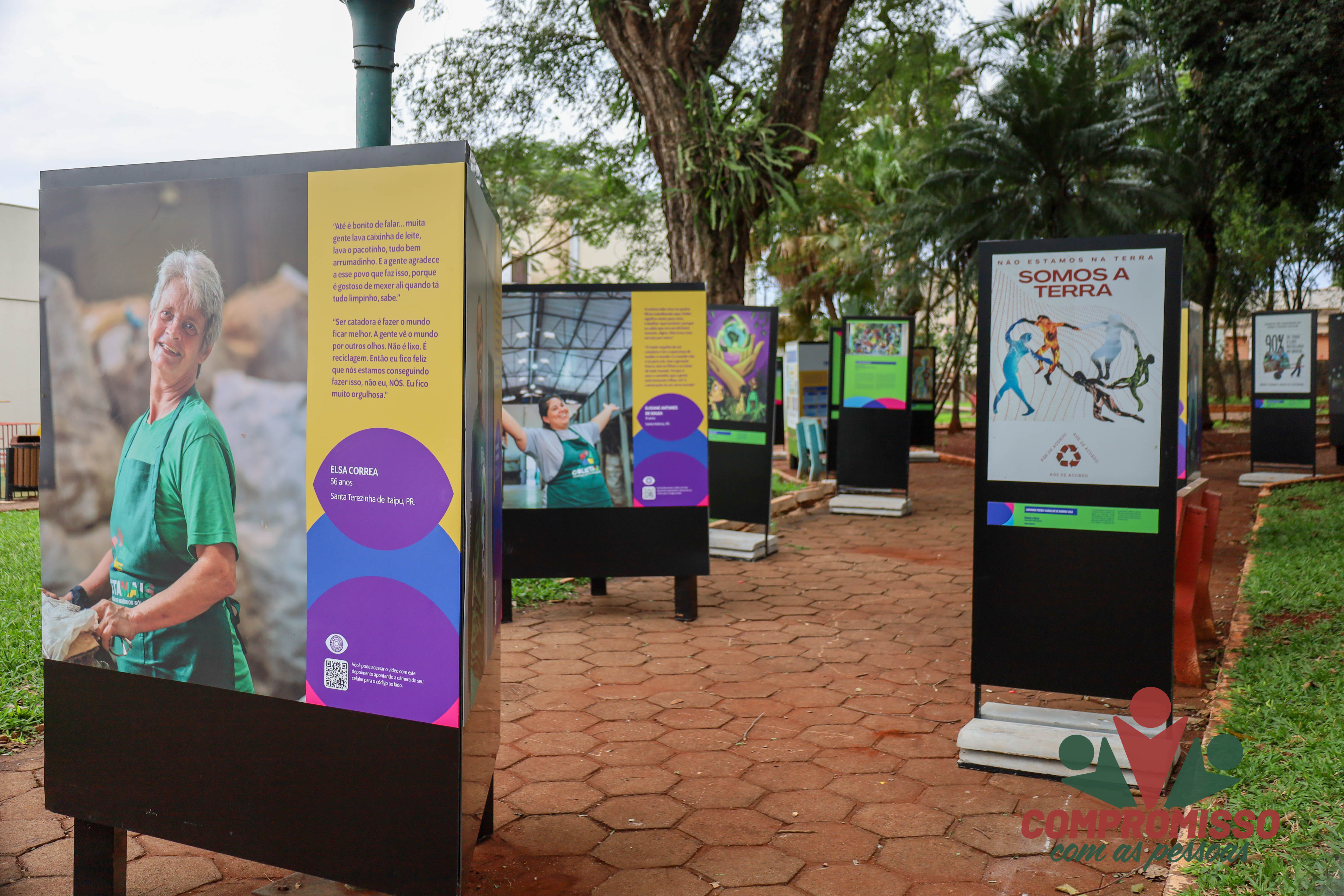 Mostra Reciclando Olhares está exposta na Praça Central de Missal