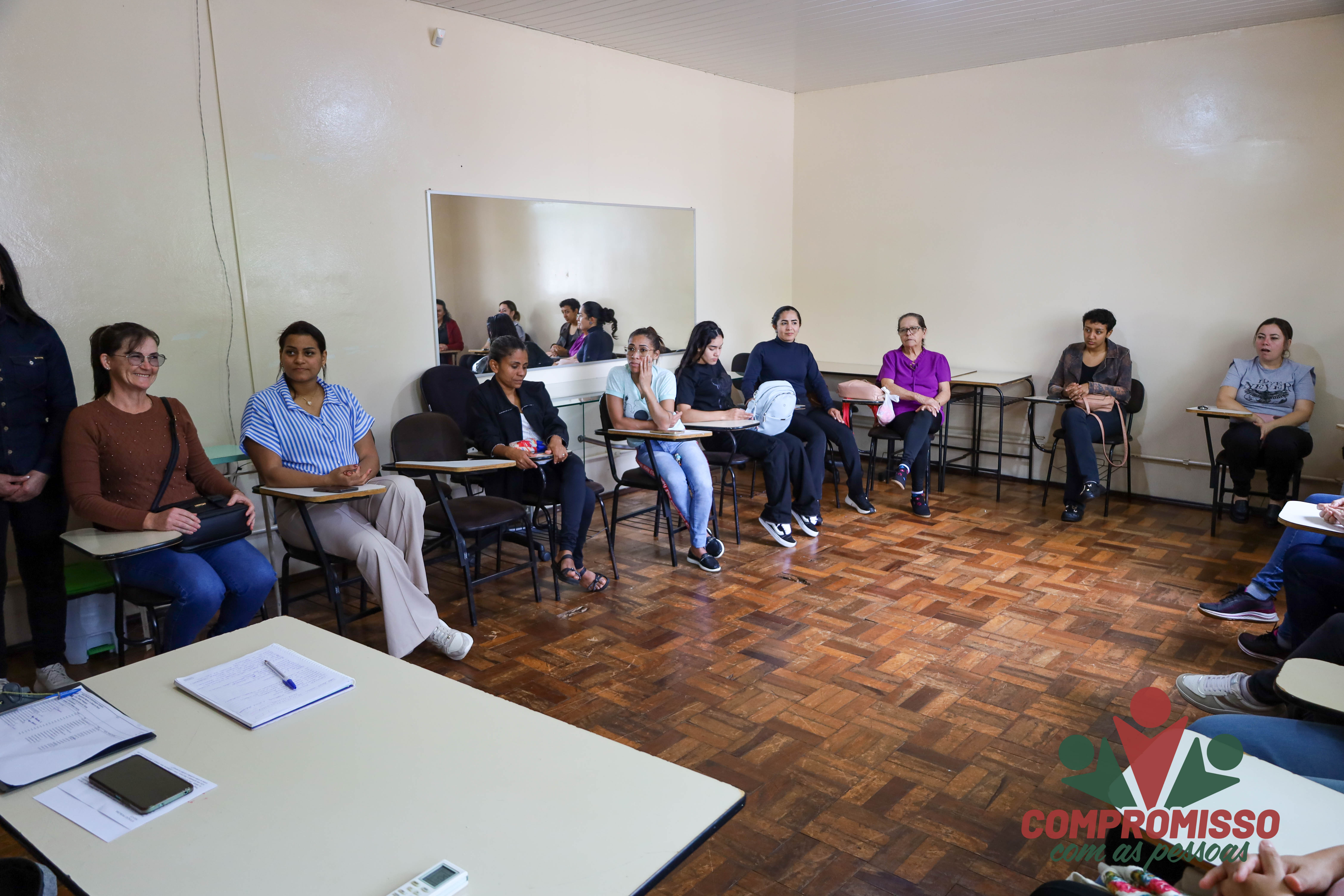 Curso de Corte de Cabelo Feminino e Escova iniciou em Missal