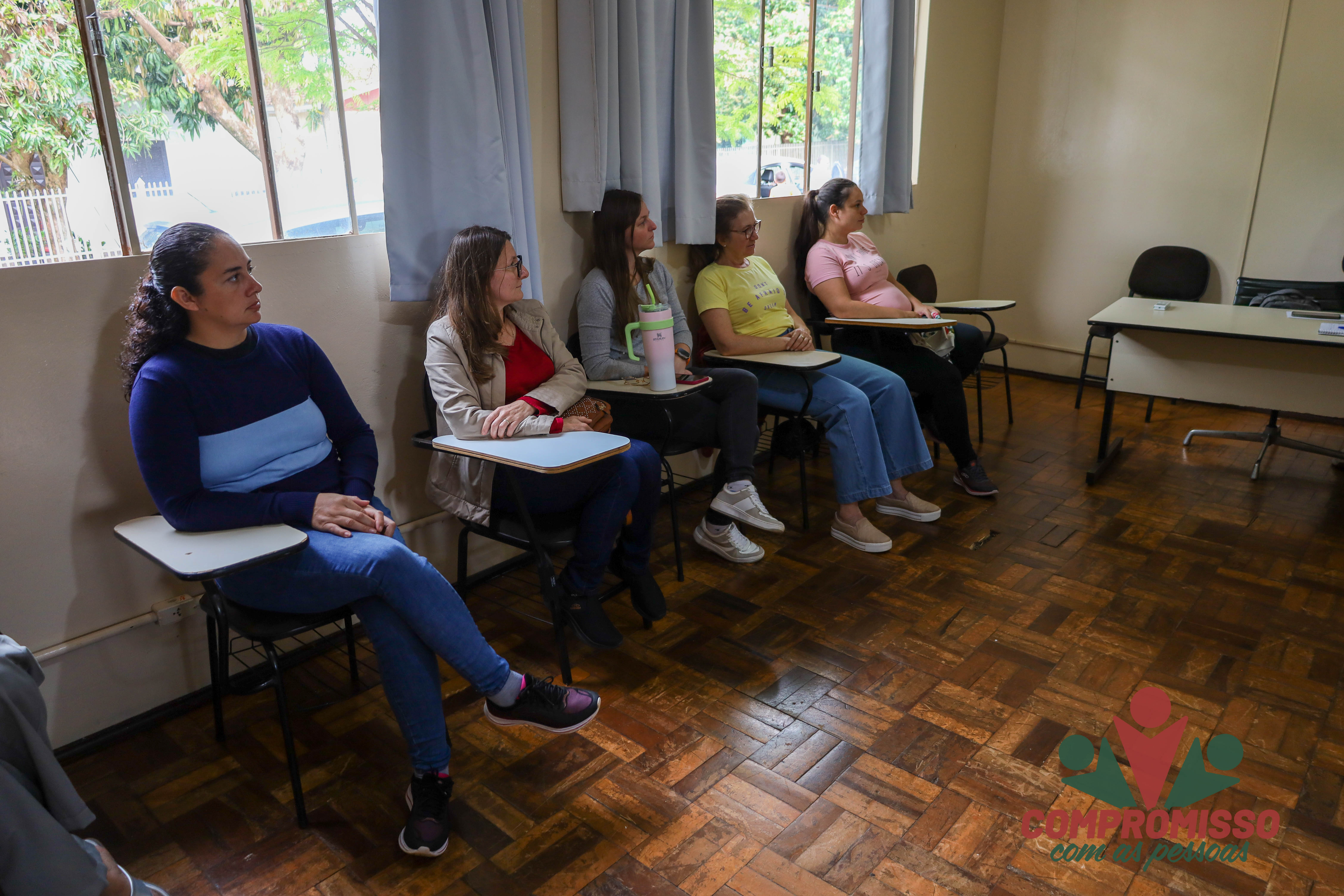 Curso de Corte de Cabelo Feminino e Escova iniciou em Missal