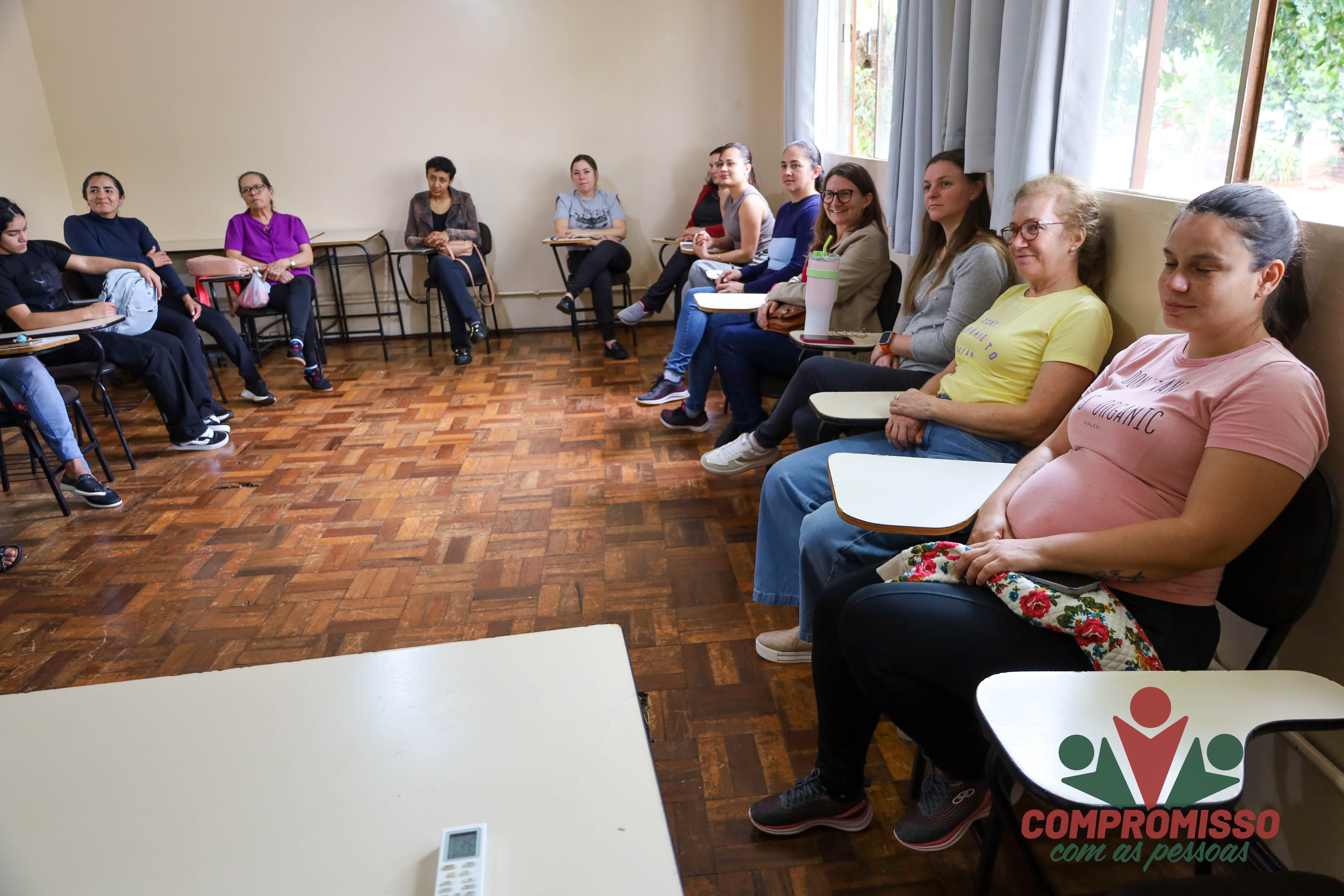 Curso de Corte de Cabelo Feminino e Escova iniciou em Missal