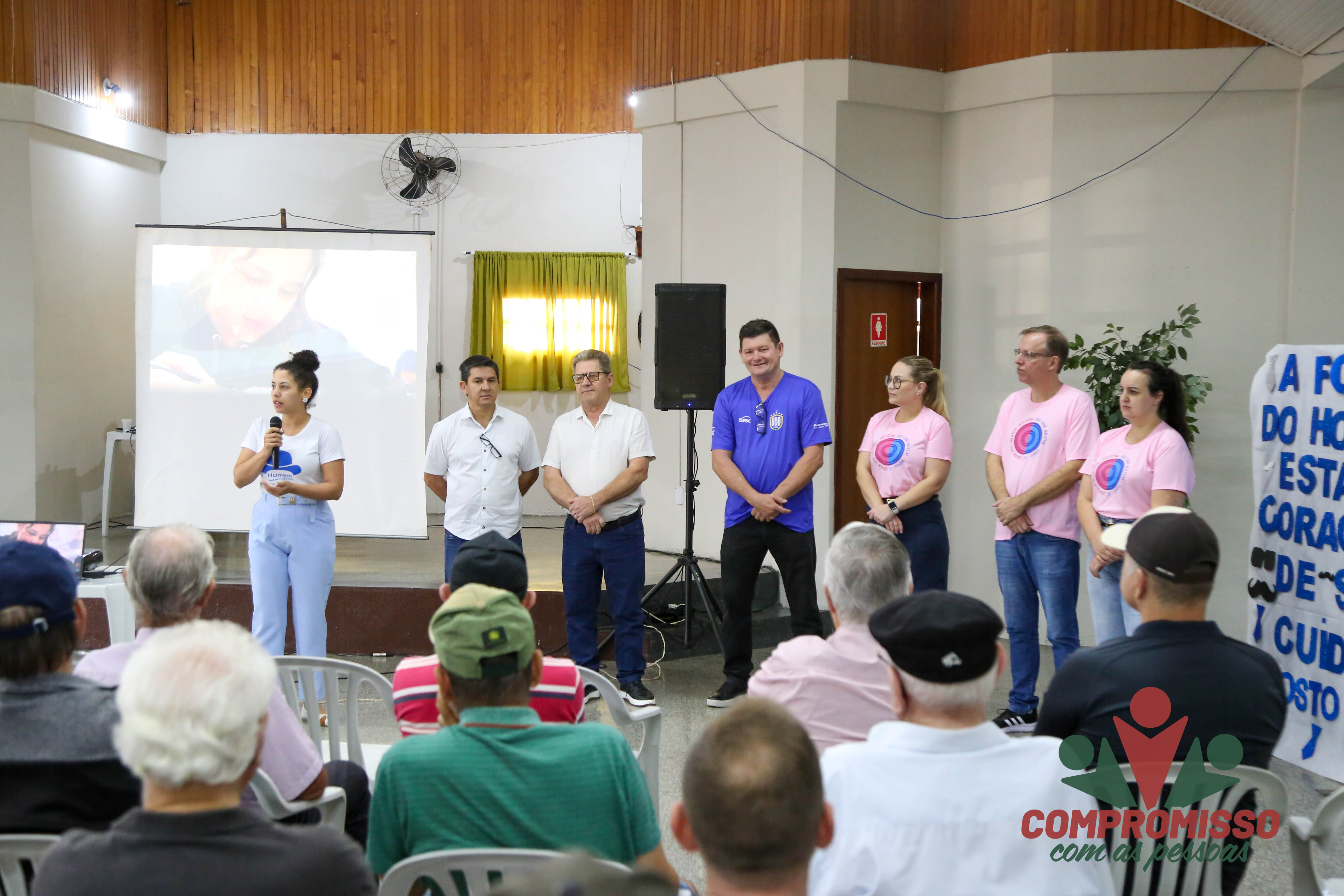 Público masculino adere a campanha de prevenção do Agosto Azul no Centro