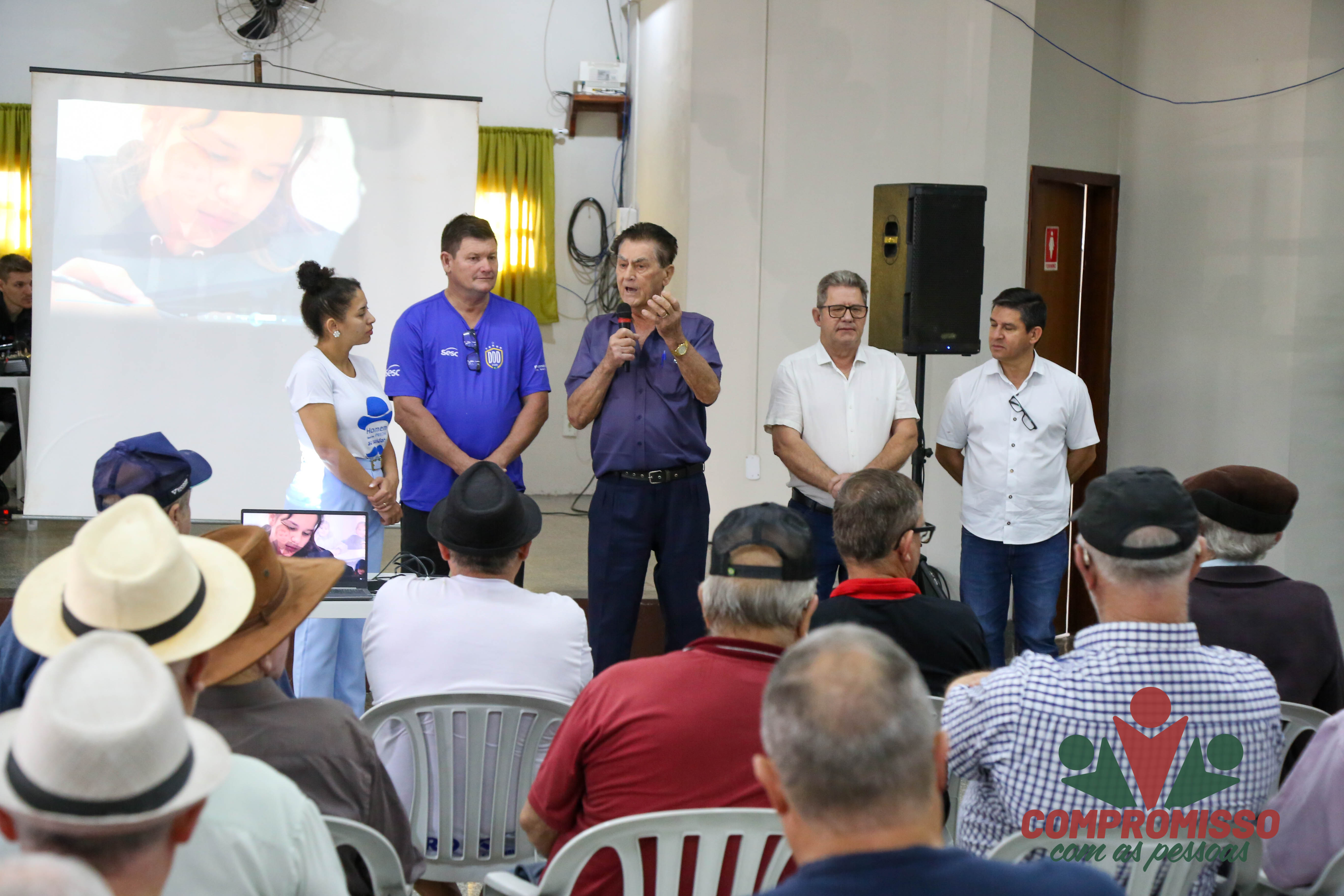 Público masculino adere a campanha de prevenção do Agosto Azul no Centro