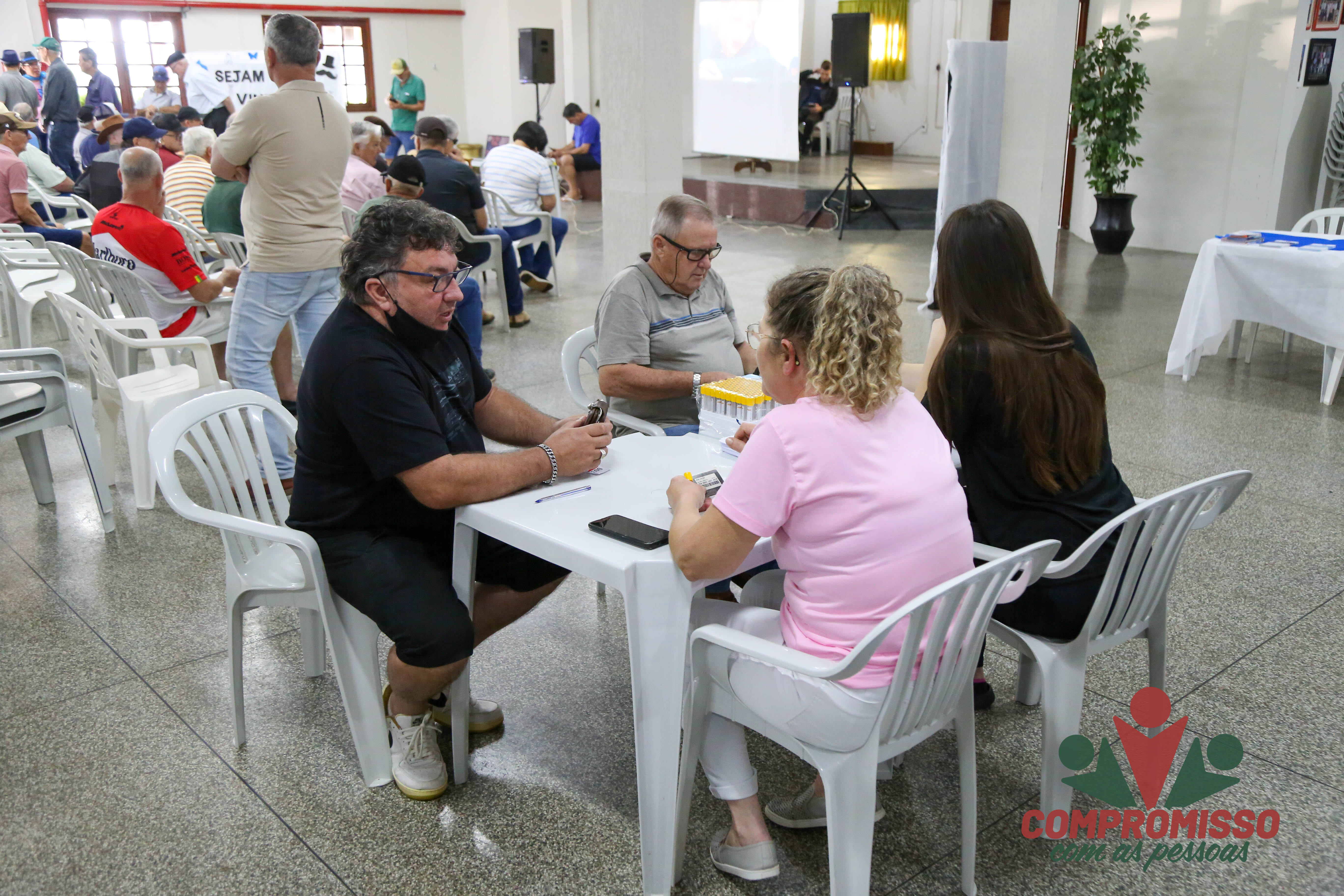 Público masculino adere a campanha de prevenção do Agosto Azul no Centro