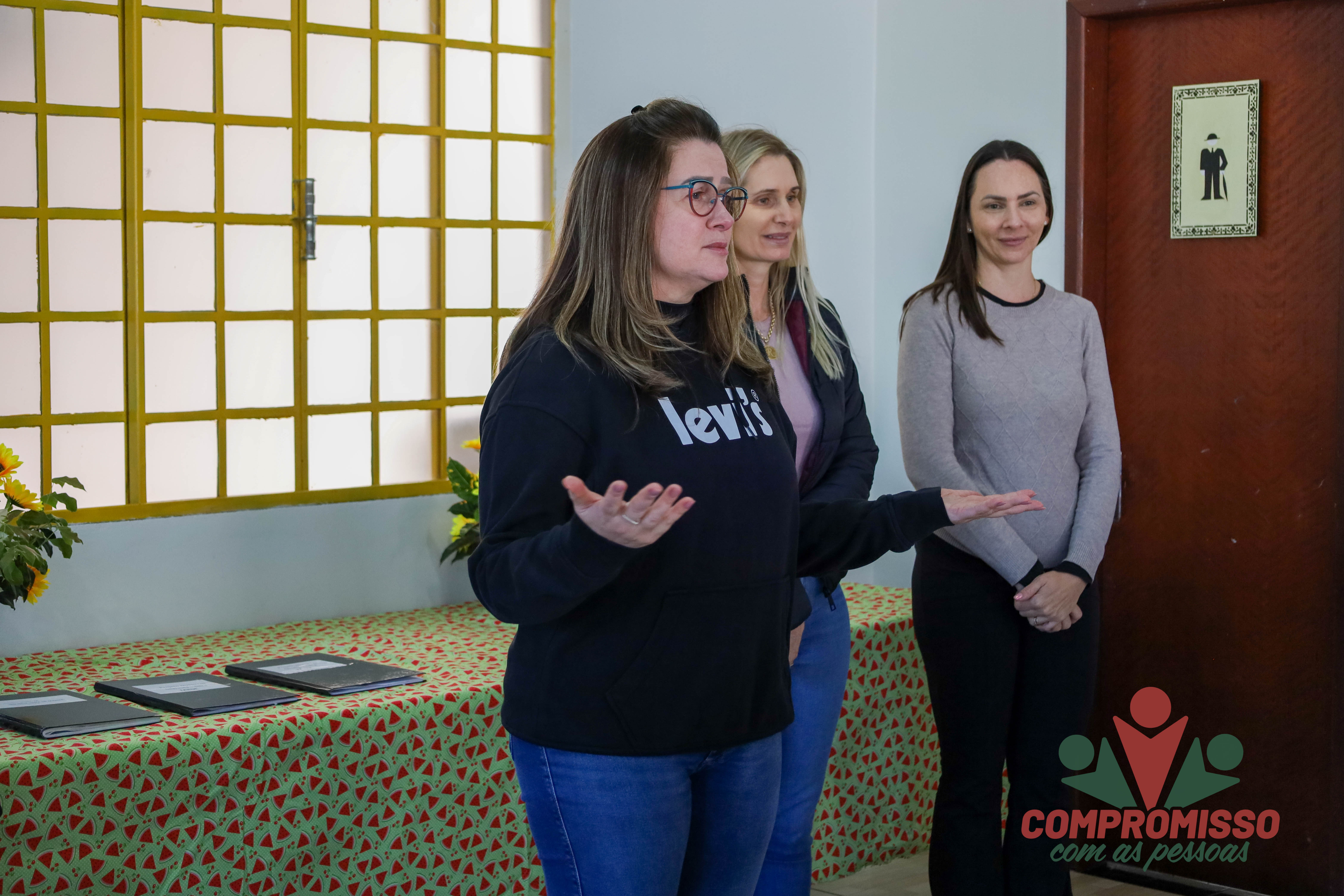 Participantes do Programa Nosso Lar participam de confraternização pelo Dia das Mães