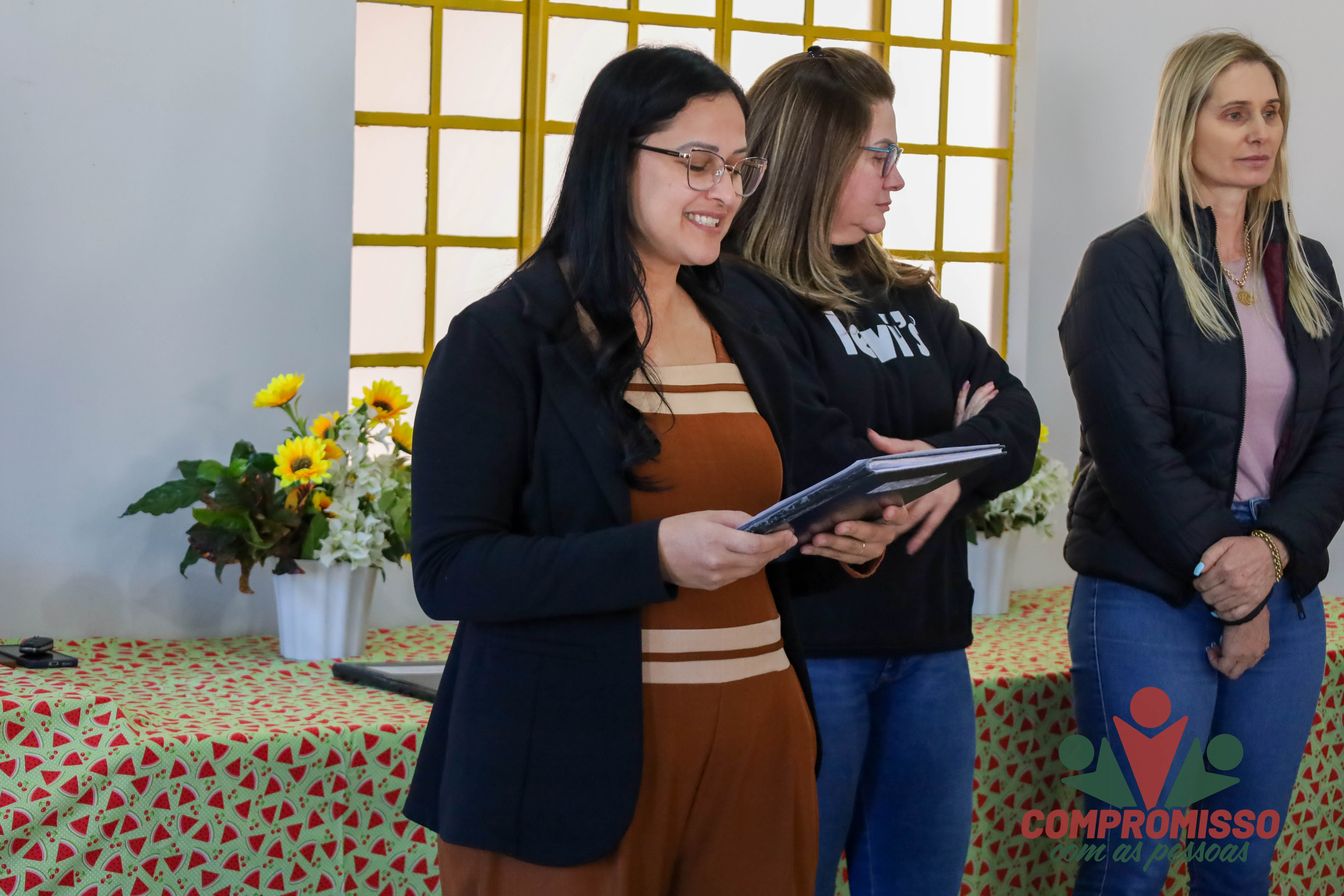 Participantes do Programa Nosso Lar participam de confraternização pelo Dia das Mães