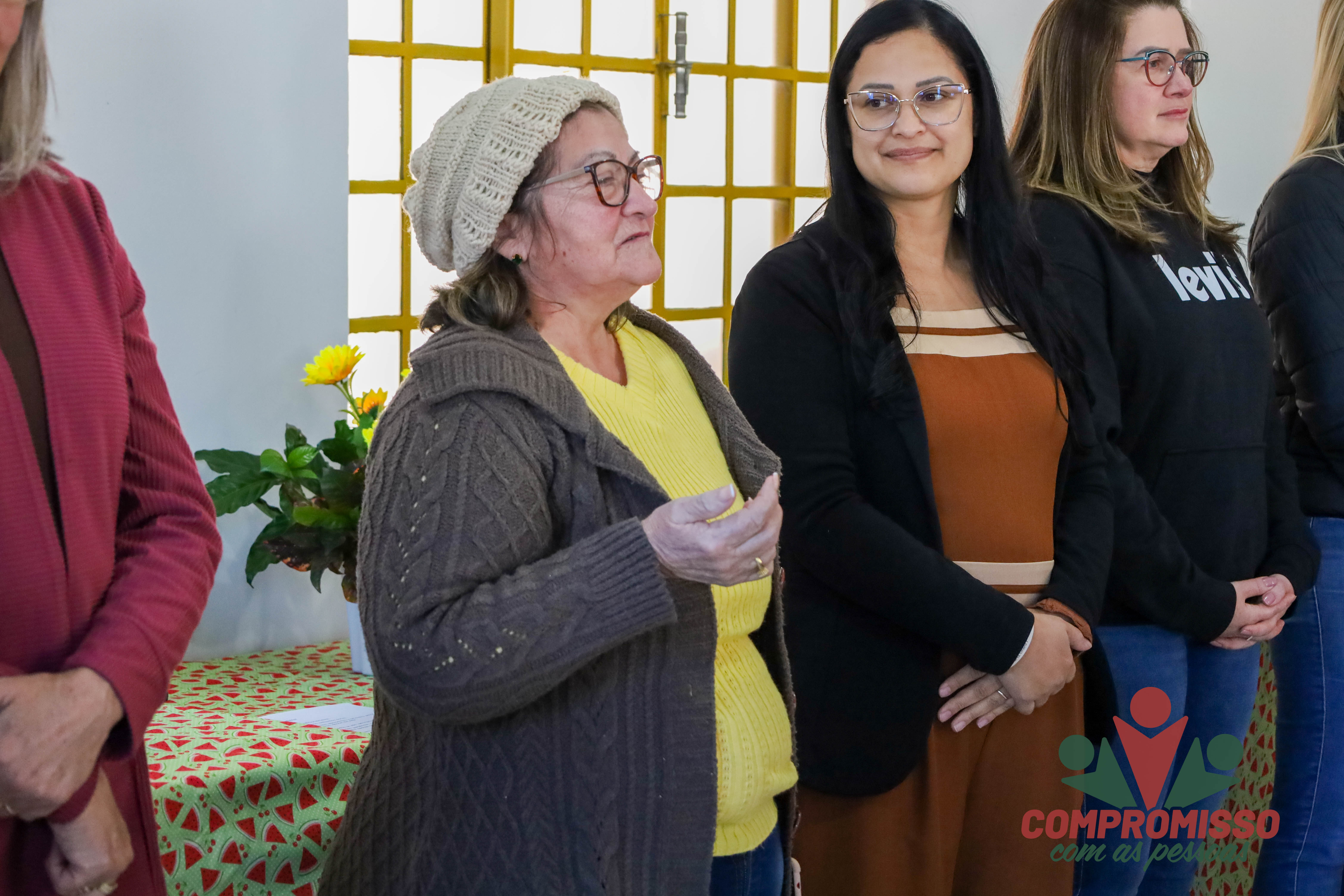 Participantes do Programa Nosso Lar participam de confraternização pelo Dia das Mães