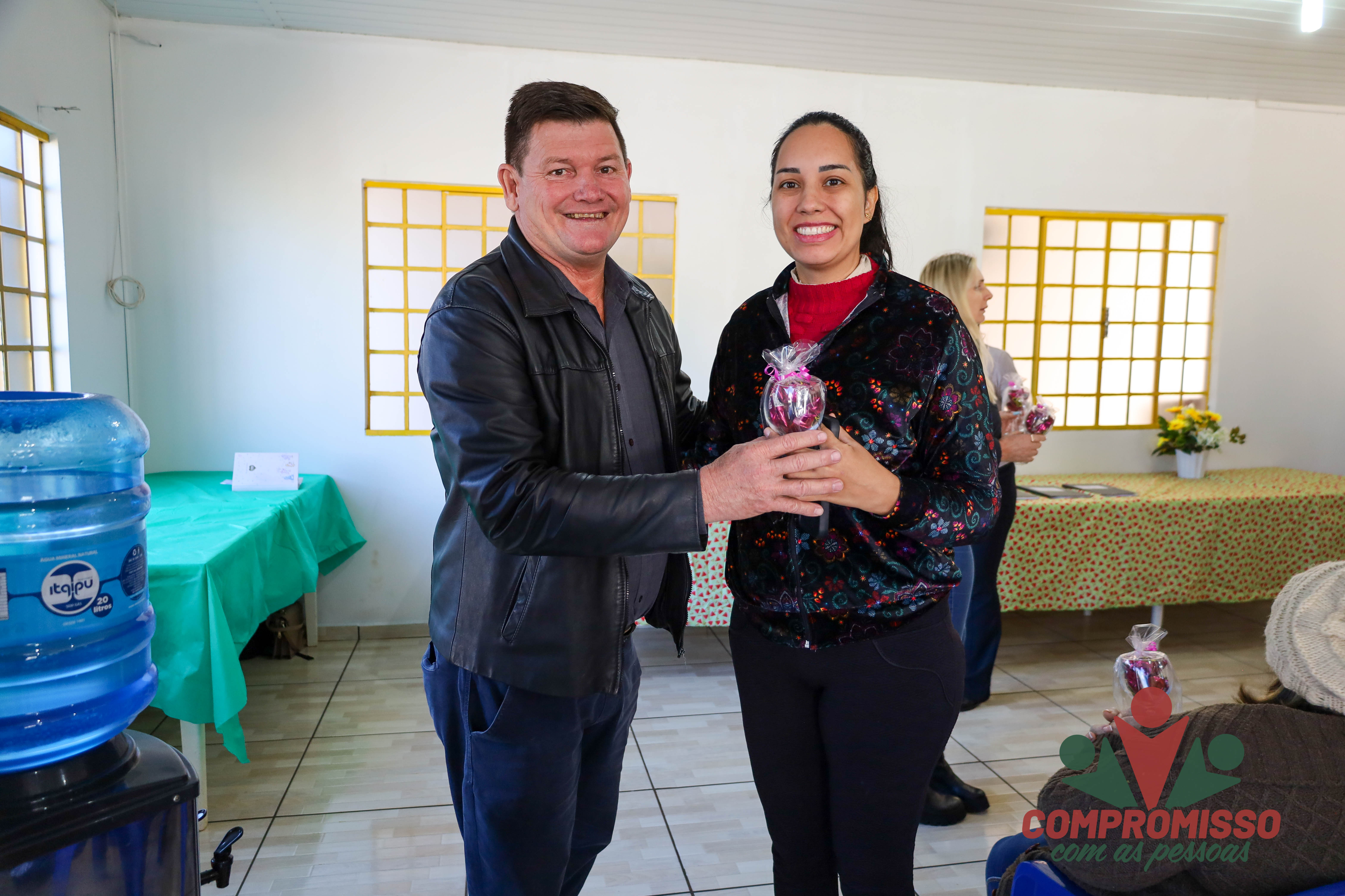 Participantes do Programa Nosso Lar participam de confraternização pelo Dia das Mães