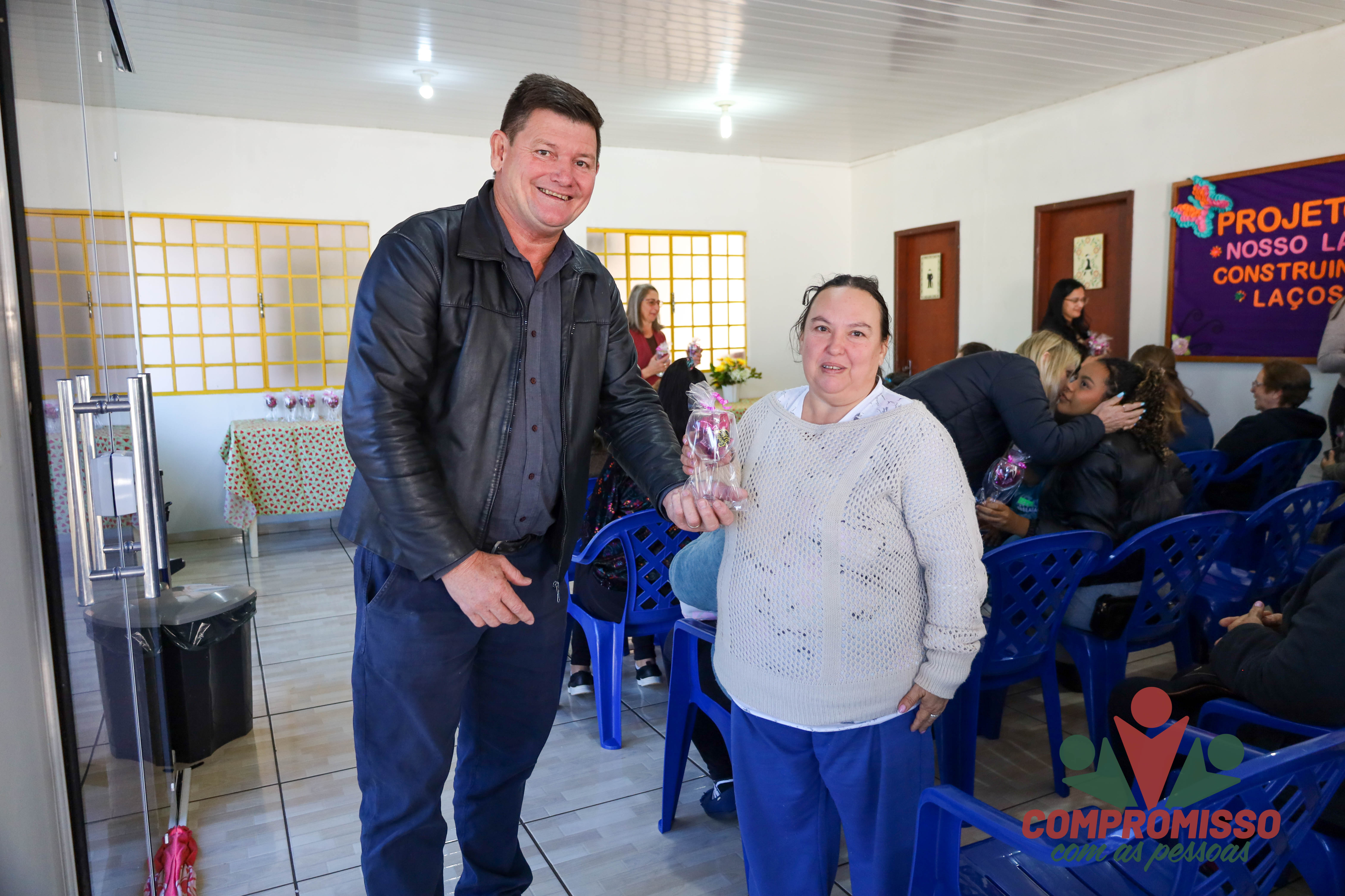 Participantes do Programa Nosso Lar participam de confraternização pelo Dia das Mães