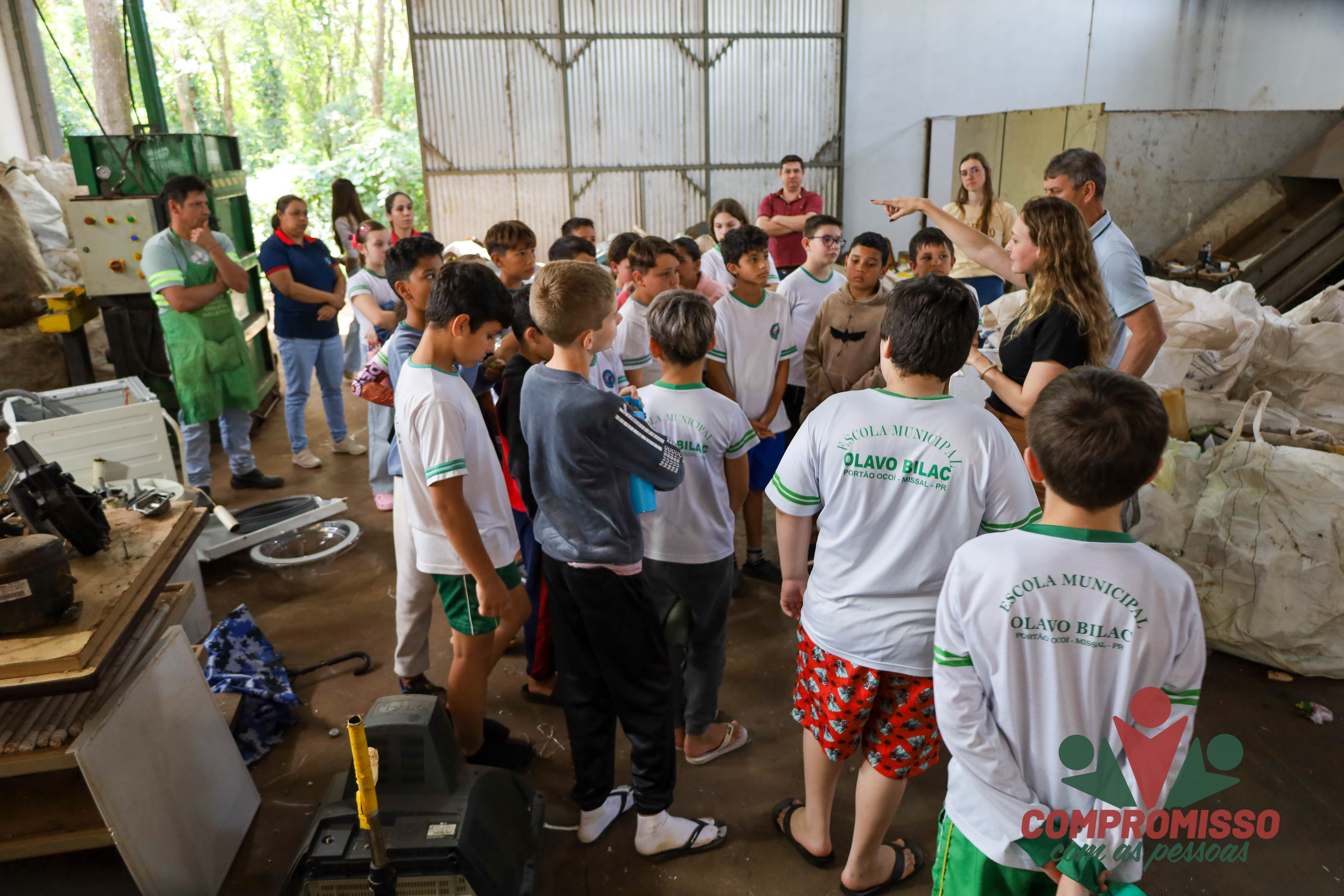 Turmas do 5º ano da Rede Municipal de Educação visitam Acamis e Aterro Sanitário em Missal