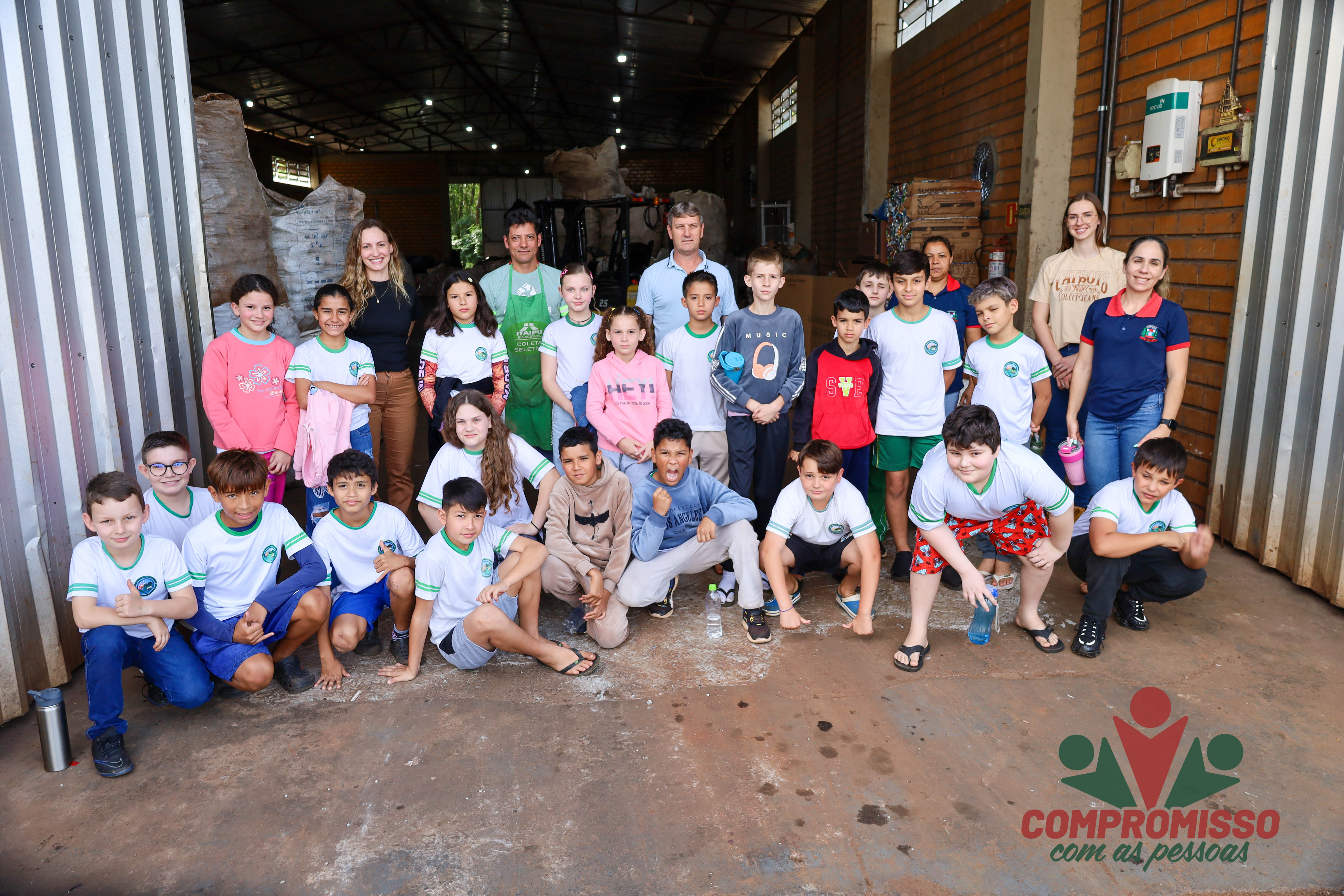 Turmas do 5º ano da Rede Municipal de Educação visitam Acamis e Aterro Sanitário em Missal