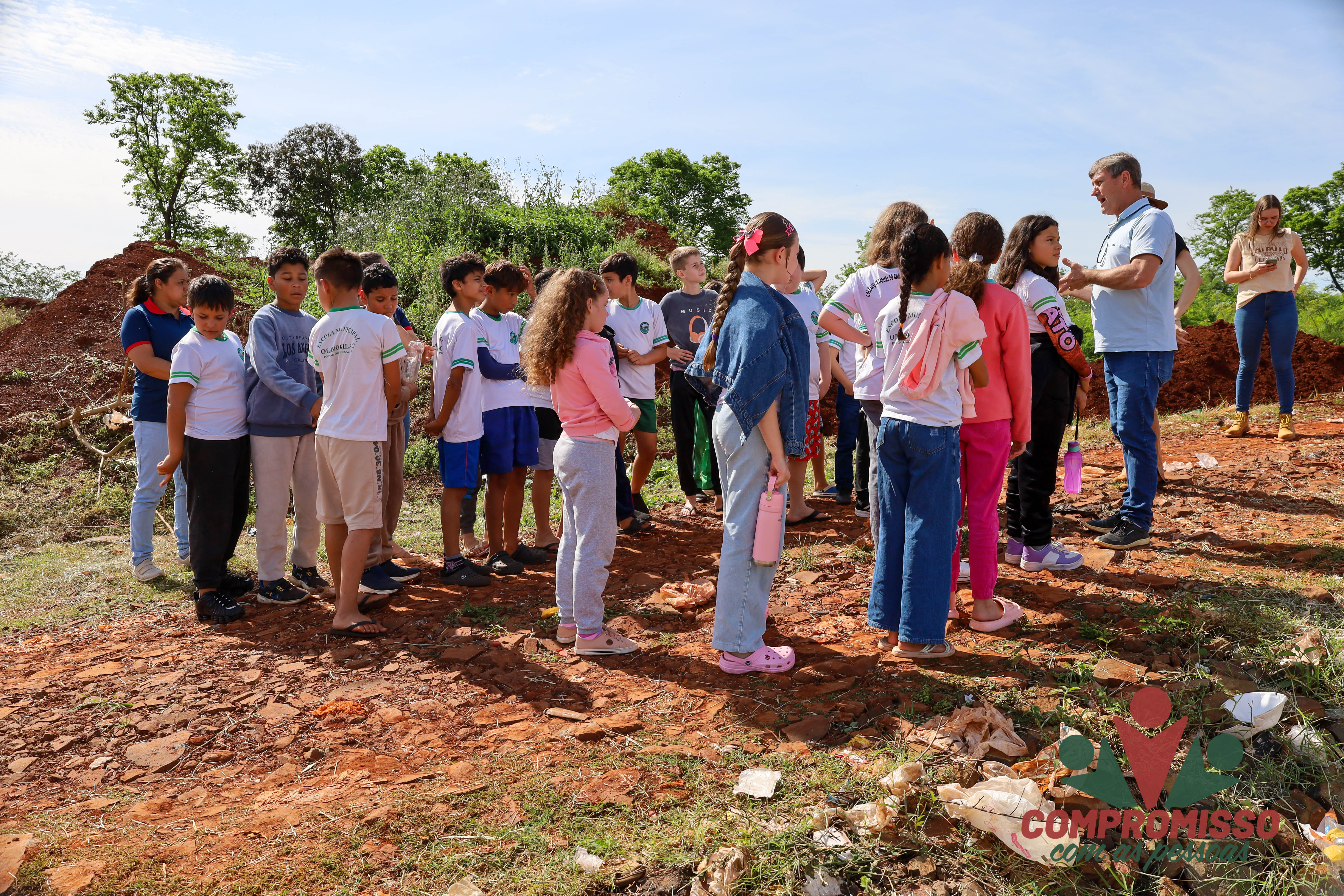 Turmas do 5º ano da Rede Municipal de Educação visitam Acamis e Aterro Sanitário em Missal