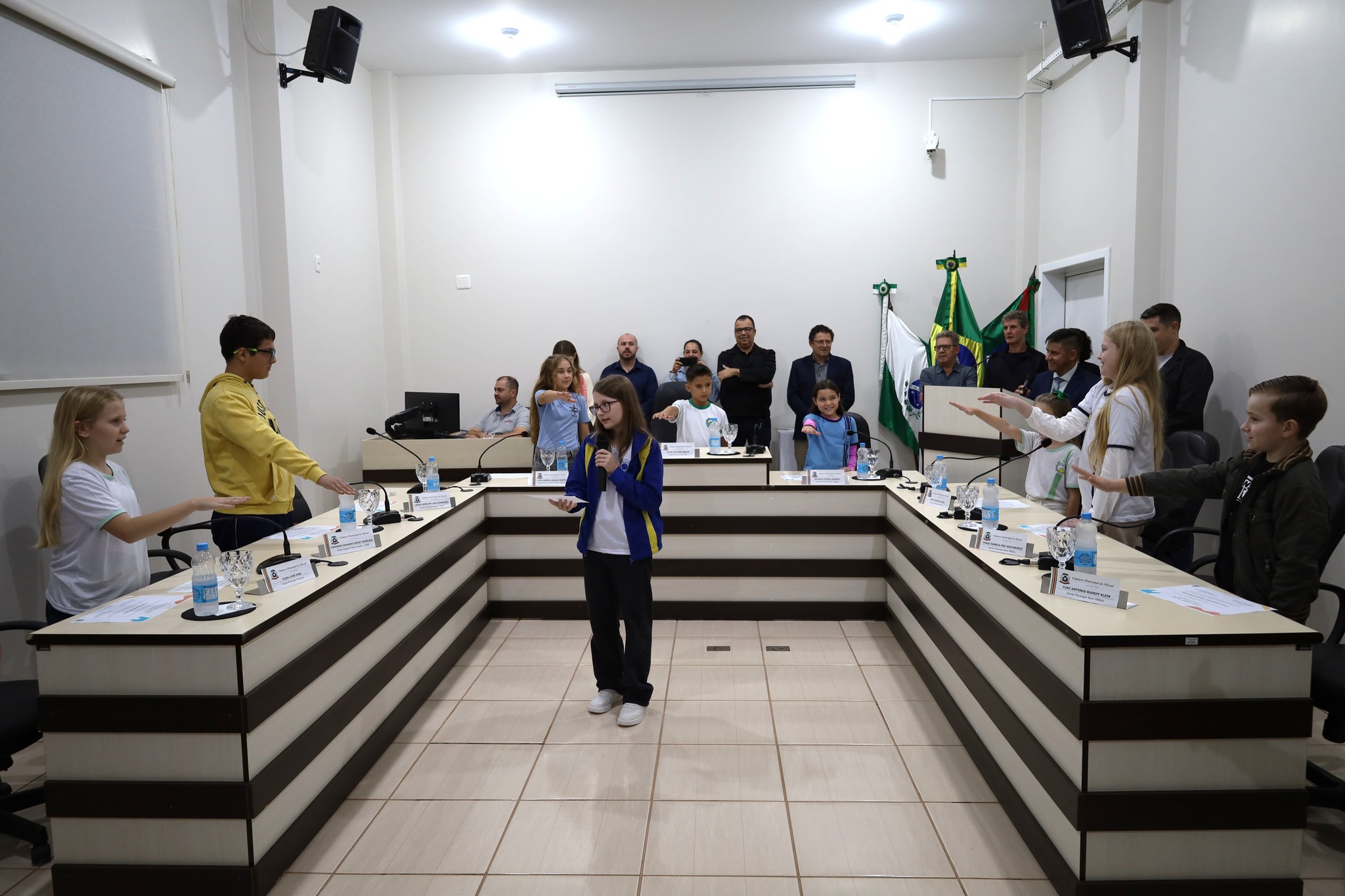 Vereadores Mirins de 2026 tomam posse em Missal