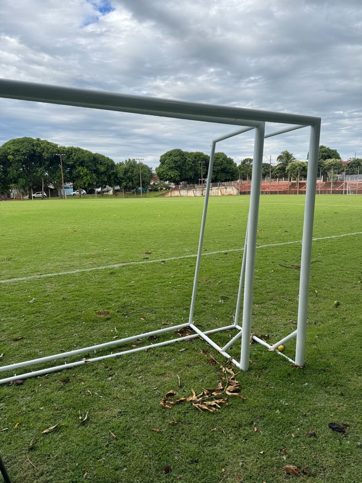 Campo do Bairro Renascer passa por melhorias