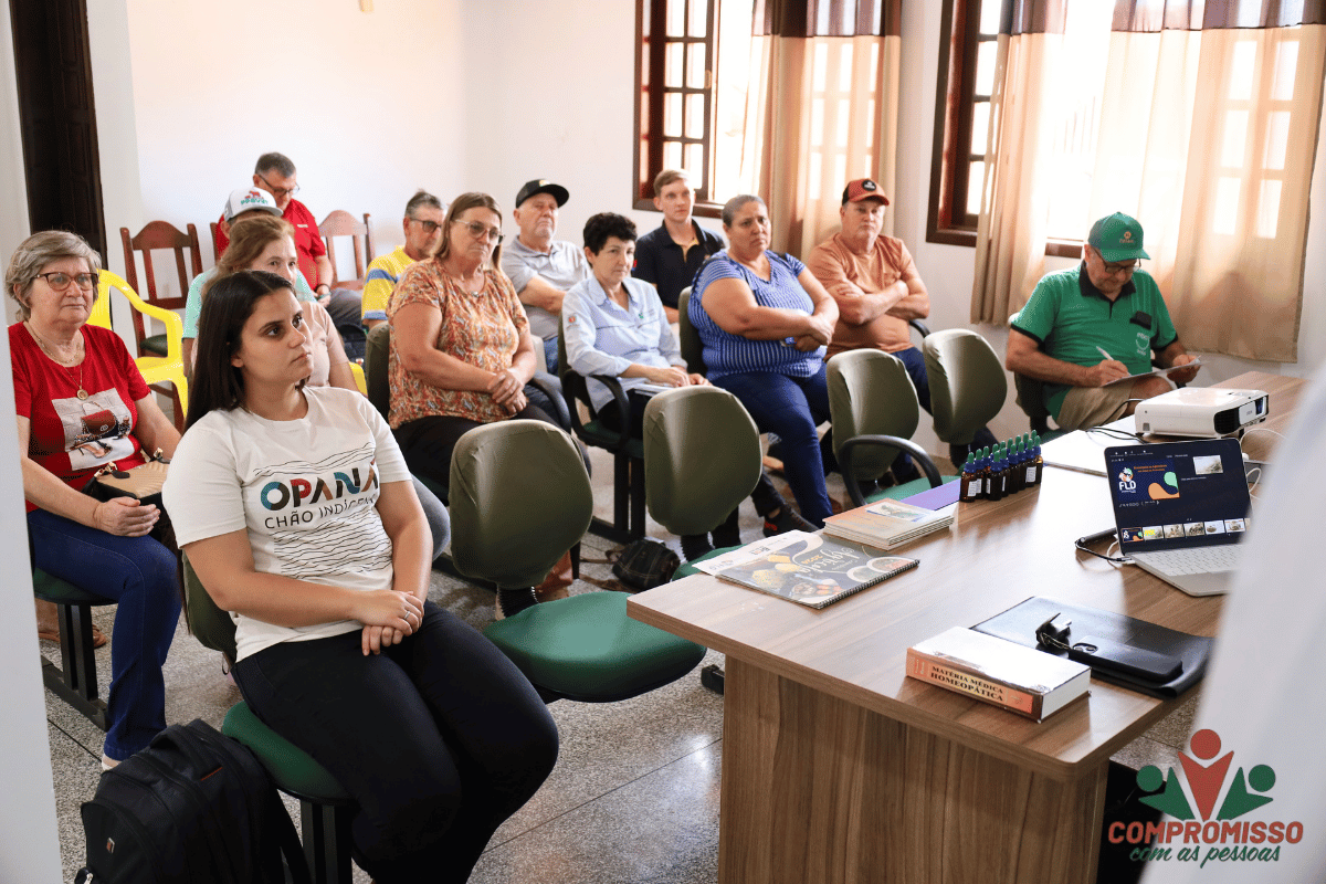 Curso de Homeopatia na Fruticultura aponta soluções práticas a produtores de Missal