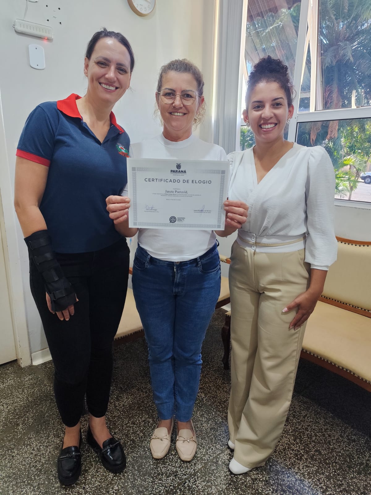 Profissionais da saúde de Missal recebem certificado de elogio da Ouvidoria Estadual