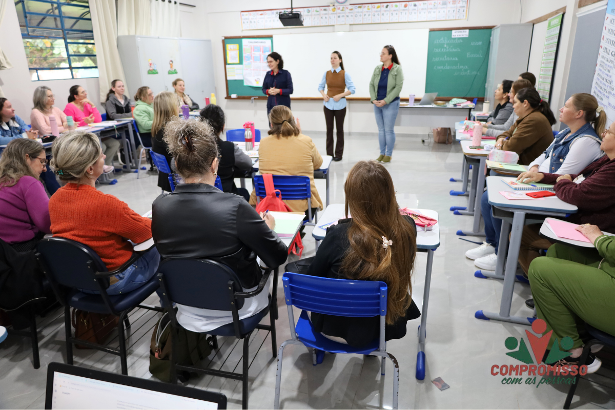 Professores da Educação Infantil de Missal participam da Formação ProLeei